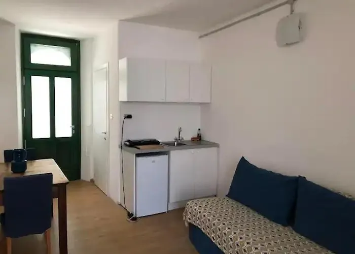 Monolocale A - Monolocale Indipendente Con Divano Letto E Angolo Cottura